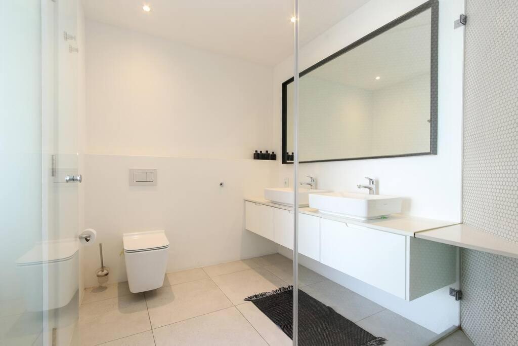 Spacious Sea Facing One Bedroom *